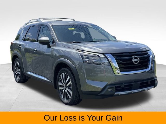 2022 Nissan Pathfinder Platinum