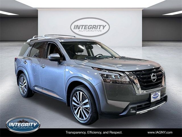 2022 Nissan Pathfinder Platinum