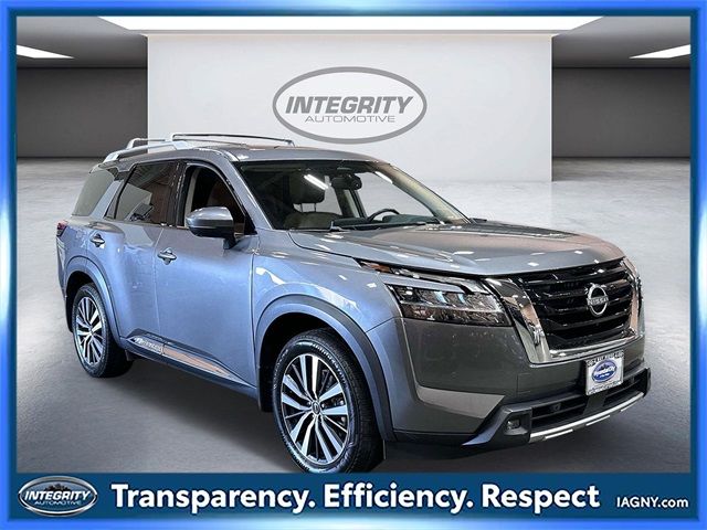 2022 Nissan Pathfinder Platinum