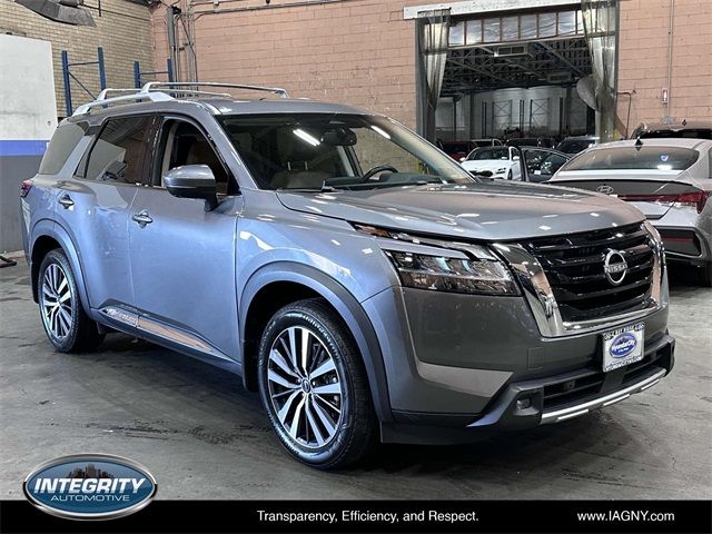 2022 Nissan Pathfinder Platinum