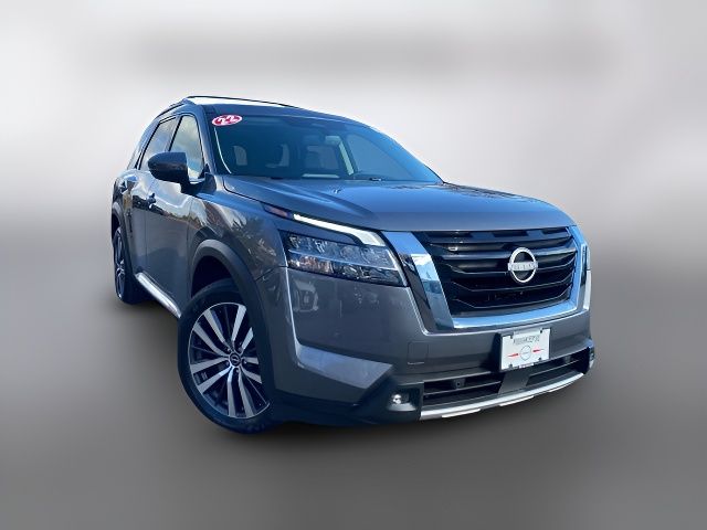 2022 Nissan Pathfinder Platinum