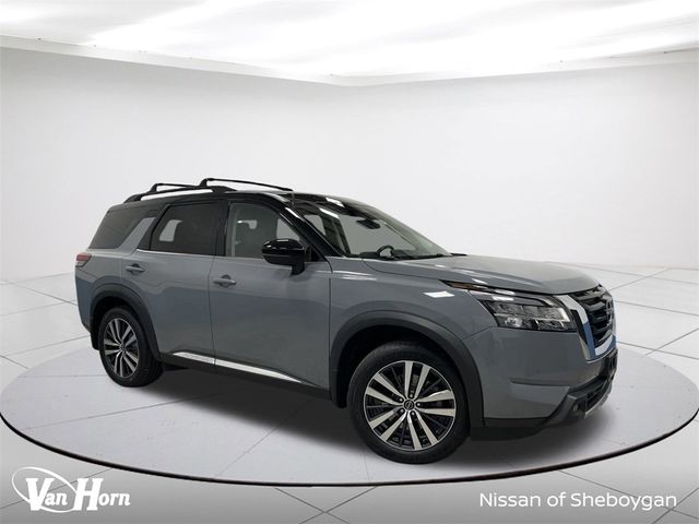 2022 Nissan Pathfinder Platinum