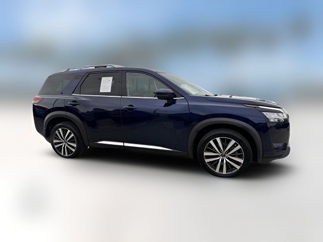 2022 Nissan Pathfinder Platinum