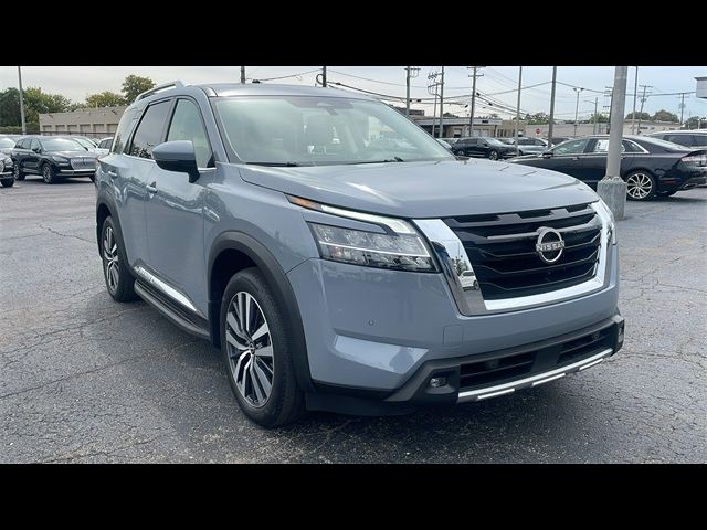 2022 Nissan Pathfinder Platinum