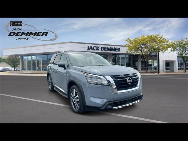 2022 Nissan Pathfinder Platinum