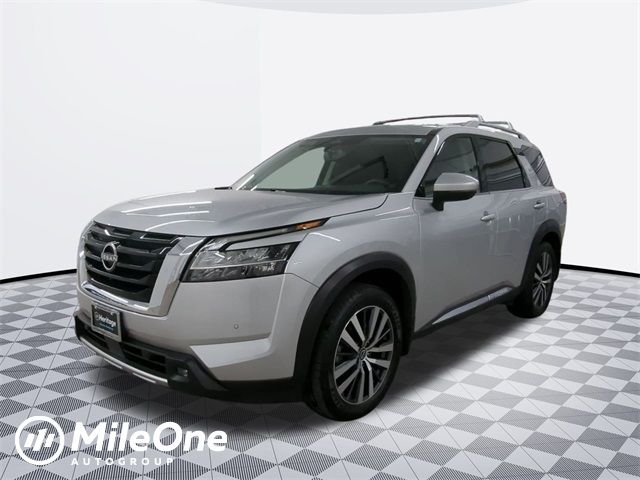 2022 Nissan Pathfinder Platinum