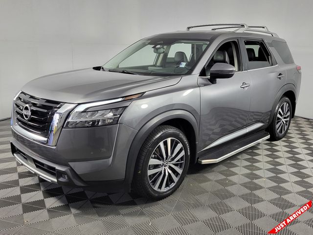 2022 Nissan Pathfinder Platinum