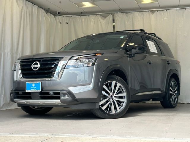 2022 Nissan Pathfinder Platinum