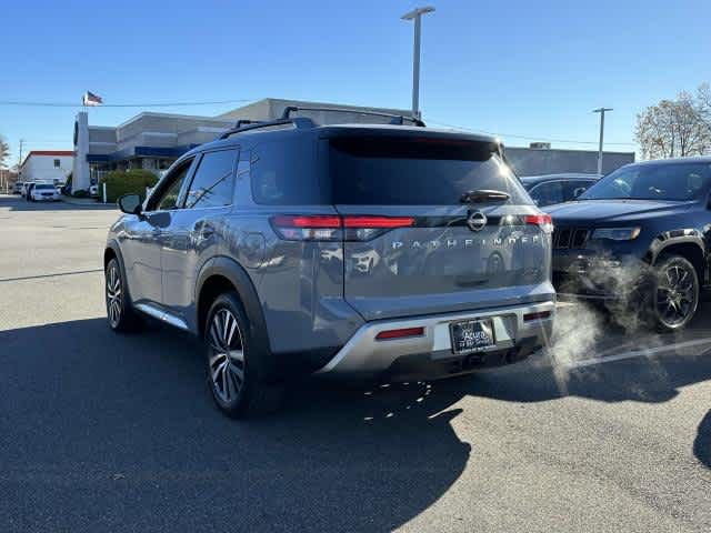 2022 Nissan Pathfinder Platinum