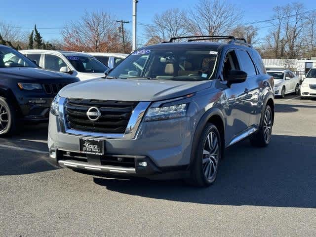 2022 Nissan Pathfinder Platinum