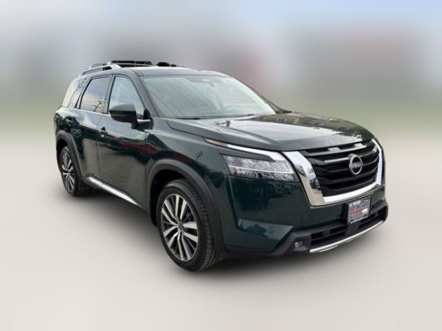 2022 Nissan Pathfinder Platinum