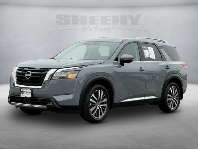 2022 Nissan Pathfinder Platinum