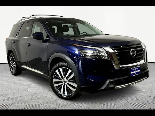 2022 Nissan Pathfinder Platinum