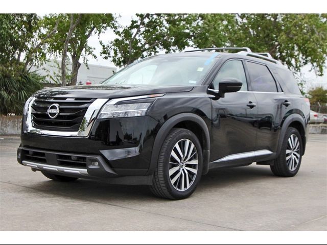 2022 Nissan Pathfinder Platinum