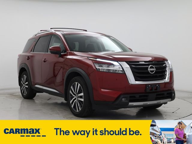 2022 Nissan Pathfinder Platinum
