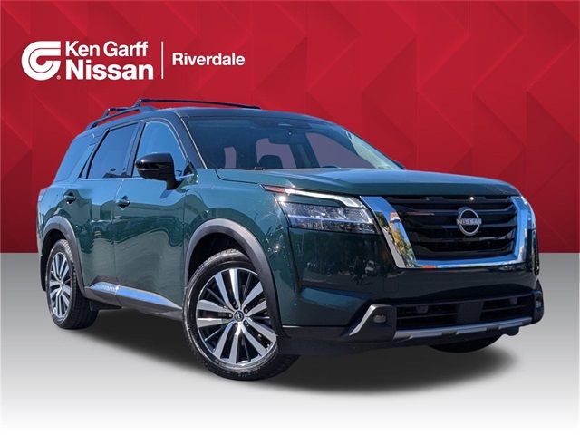 2022 Nissan Pathfinder Platinum