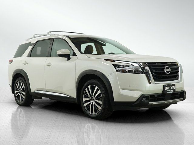2022 Nissan Pathfinder Platinum