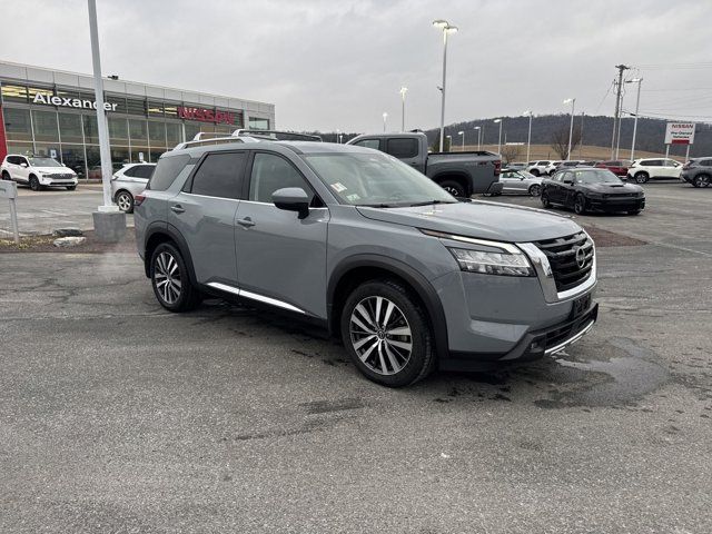 2022 Nissan Pathfinder Platinum