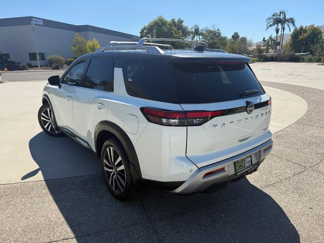 2022 Nissan Pathfinder Platinum