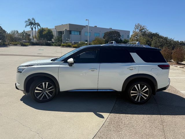 2022 Nissan Pathfinder Platinum