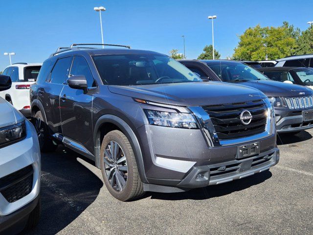 2022 Nissan Pathfinder Platinum