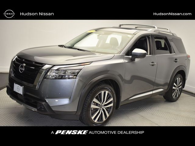 2022 Nissan Pathfinder Platinum