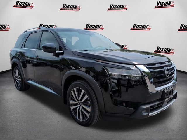 2022 Nissan Pathfinder Platinum