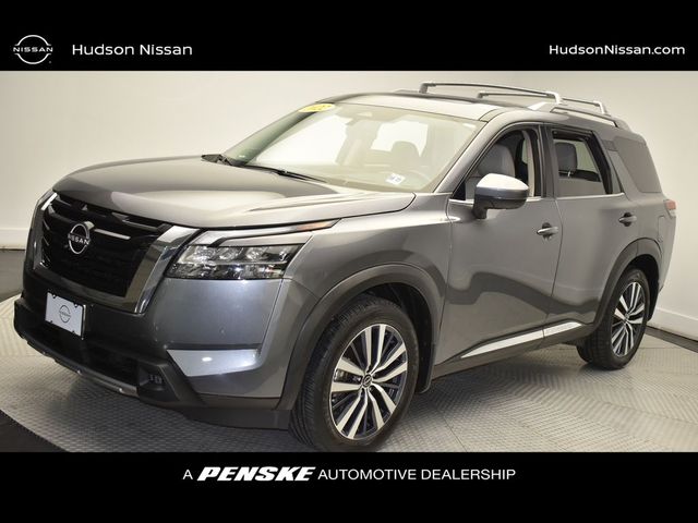 2022 Nissan Pathfinder Platinum