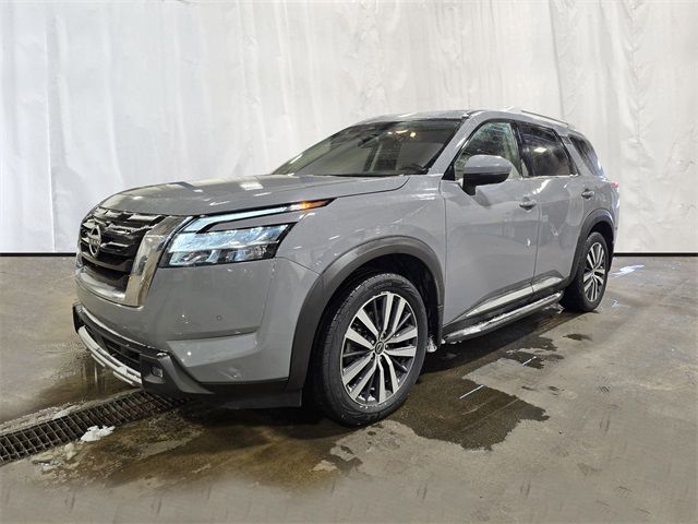 2022 Nissan Pathfinder Platinum