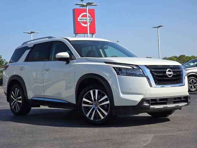 2022 Nissan Pathfinder Platinum