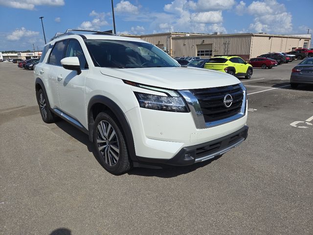 2022 Nissan Pathfinder Platinum