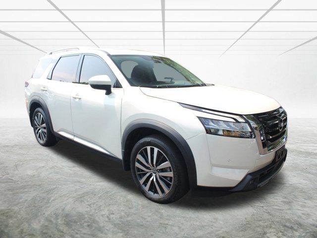 2022 Nissan Pathfinder Platinum