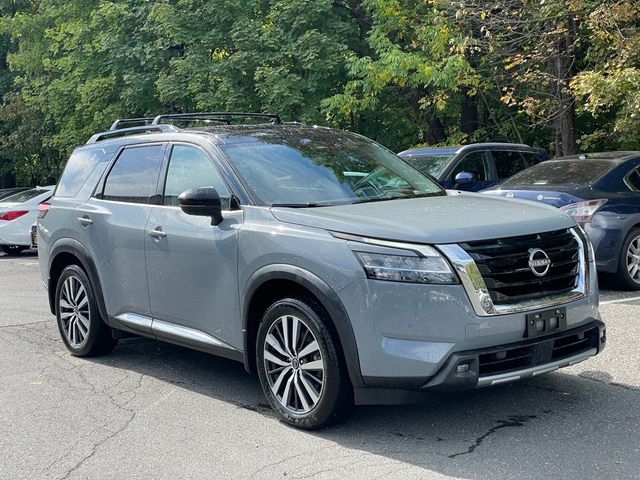 2022 Nissan Pathfinder Platinum