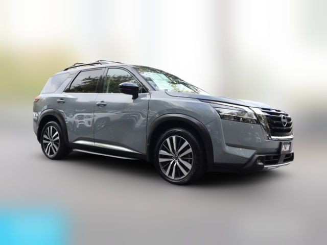 2022 Nissan Pathfinder Platinum