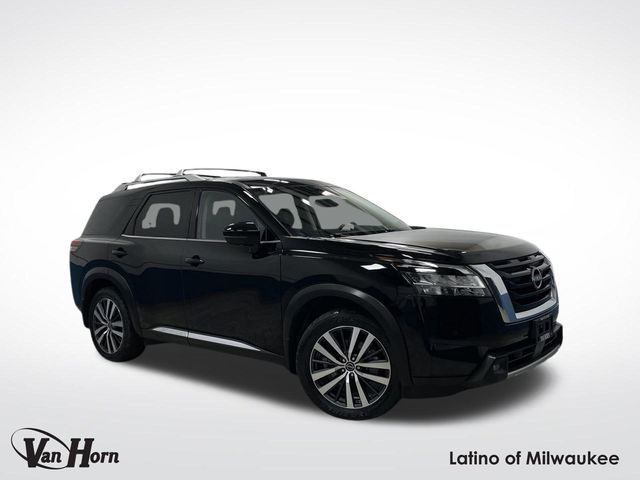 2022 Nissan Pathfinder Platinum