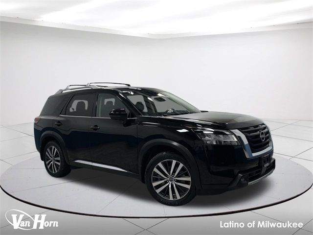 2022 Nissan Pathfinder Platinum