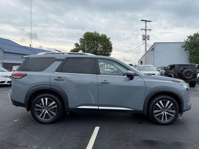 2022 Nissan Pathfinder Platinum
