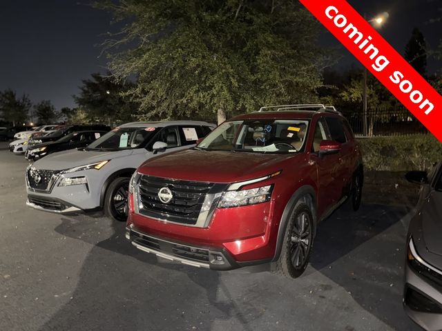 2022 Nissan Pathfinder Platinum