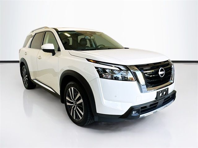 2022 Nissan Pathfinder Platinum