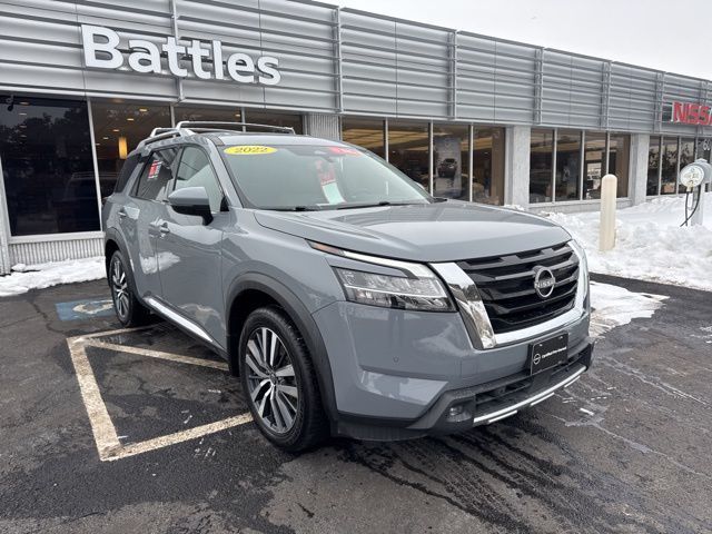 2022 Nissan Pathfinder Platinum