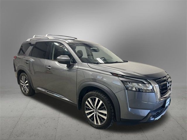 2022 Nissan Pathfinder Platinum