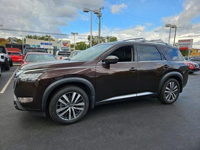 2022 Nissan Pathfinder Platinum