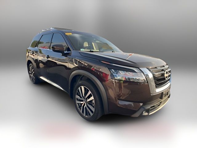 2022 Nissan Pathfinder Platinum