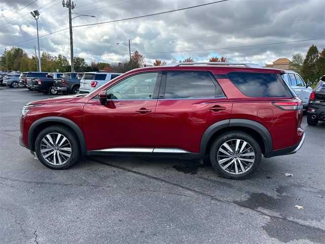 2022 Nissan Pathfinder Platinum