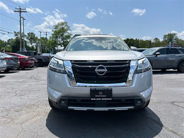 2022 Nissan Pathfinder Platinum