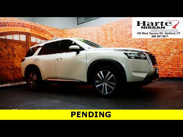 2022 Nissan Pathfinder Platinum