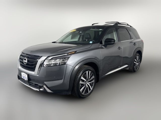 2022 Nissan Pathfinder Platinum