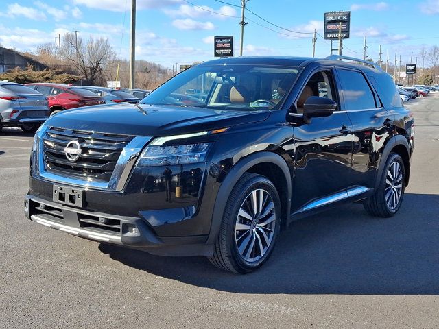 2022 Nissan Pathfinder Platinum