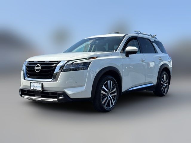 2022 Nissan Pathfinder Platinum