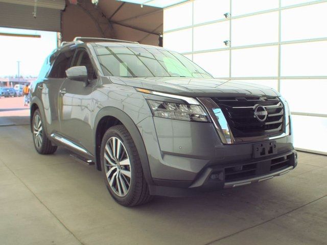 2022 Nissan Pathfinder Platinum